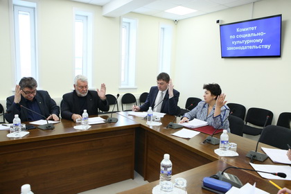 Заксобрание Приангарья с 2018 года будет присуждать премии в сфере молодежной политики в размере 50 тысяч рублей каждая 